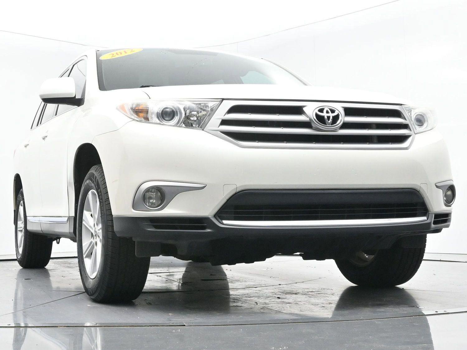 Used 2012 Toyota Highlander SE w/ Tow Pkg FWD image 43