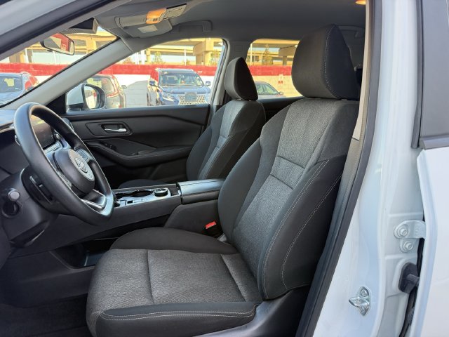 Used 2024 Nissan Rogue SV AWD/4WD image 24