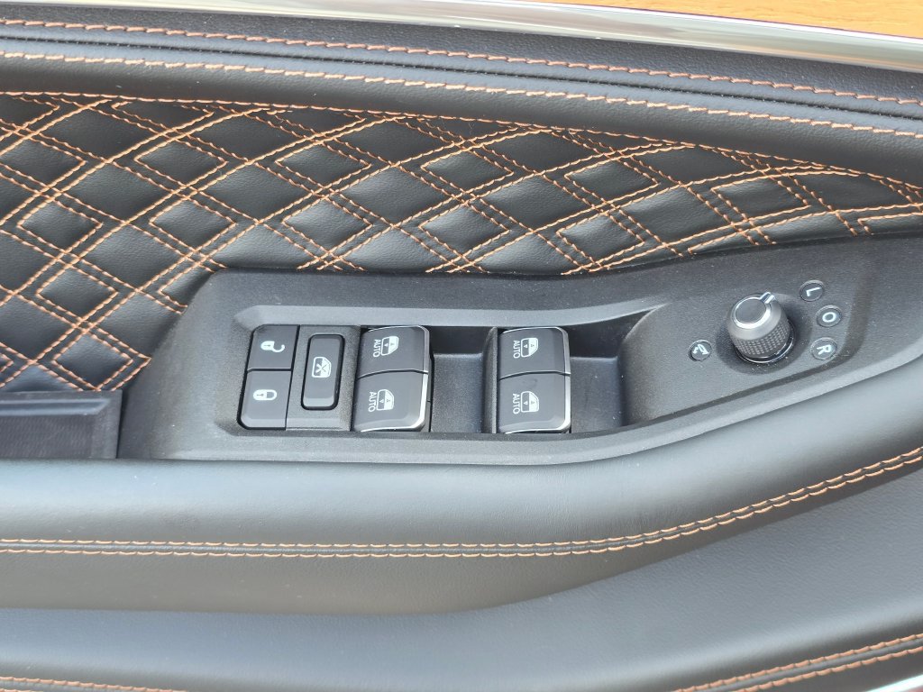Used 2025 Jeep Grand Cherokee L Summit AWD/4WD image 33
