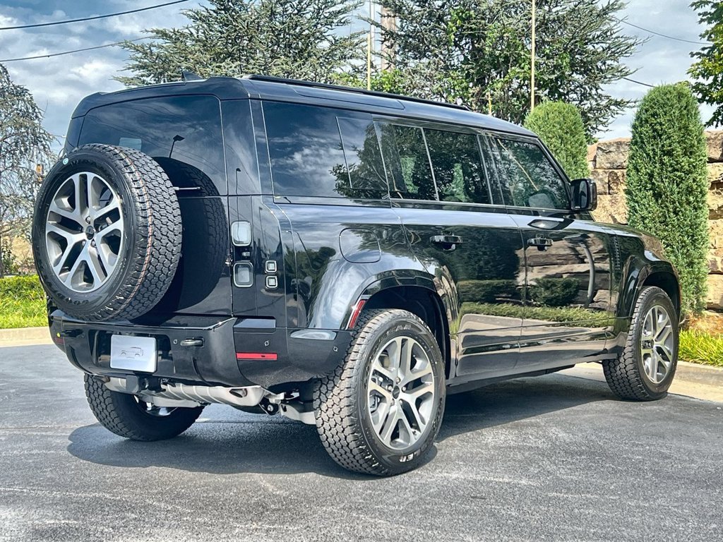 New 2026 Land Rover Defender 110 X-Dynamic SE AWD/4WD image 5