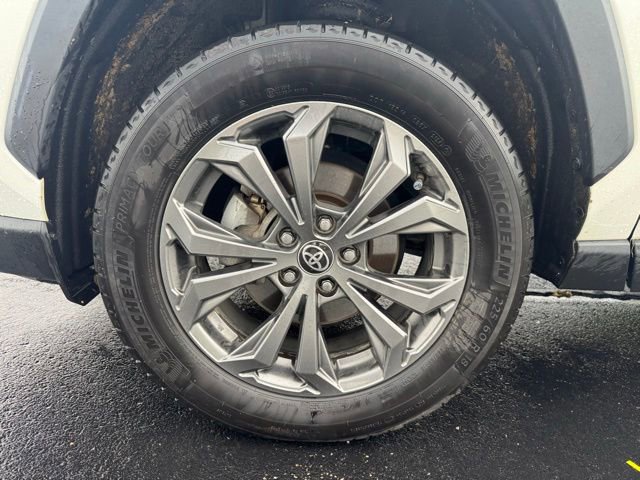Used 2022 Toyota RAV4 XLE Premium AWD/4WD image 11