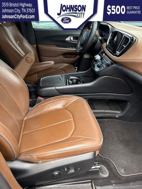 Used 2021 Chrysler Pacifica Limited w/ Uconnect Theater Family Group AWD/4WD image 22