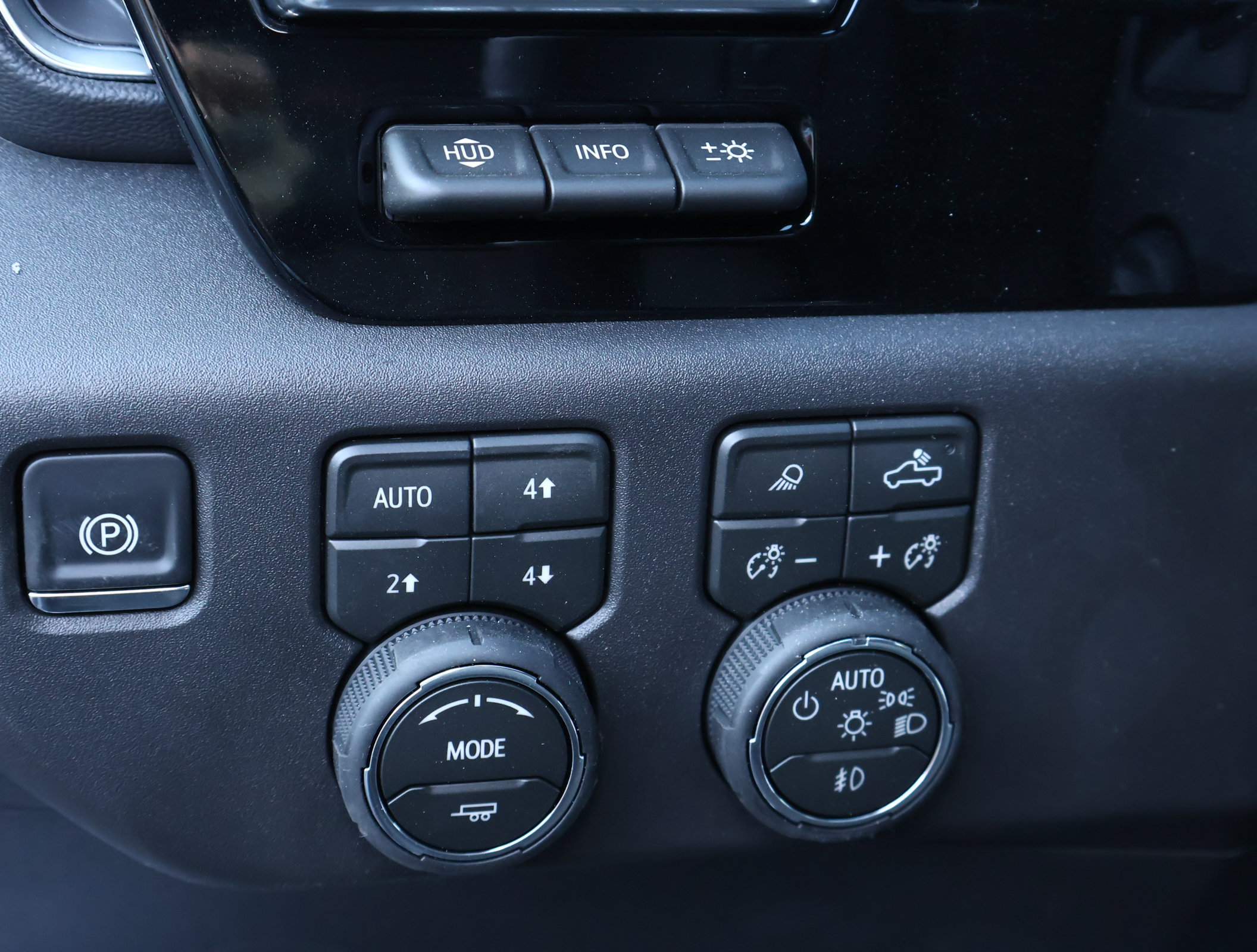 New 2026 Chevrolet Silverado 1500 High Country w/ Technology Package AWD/4WD image 14