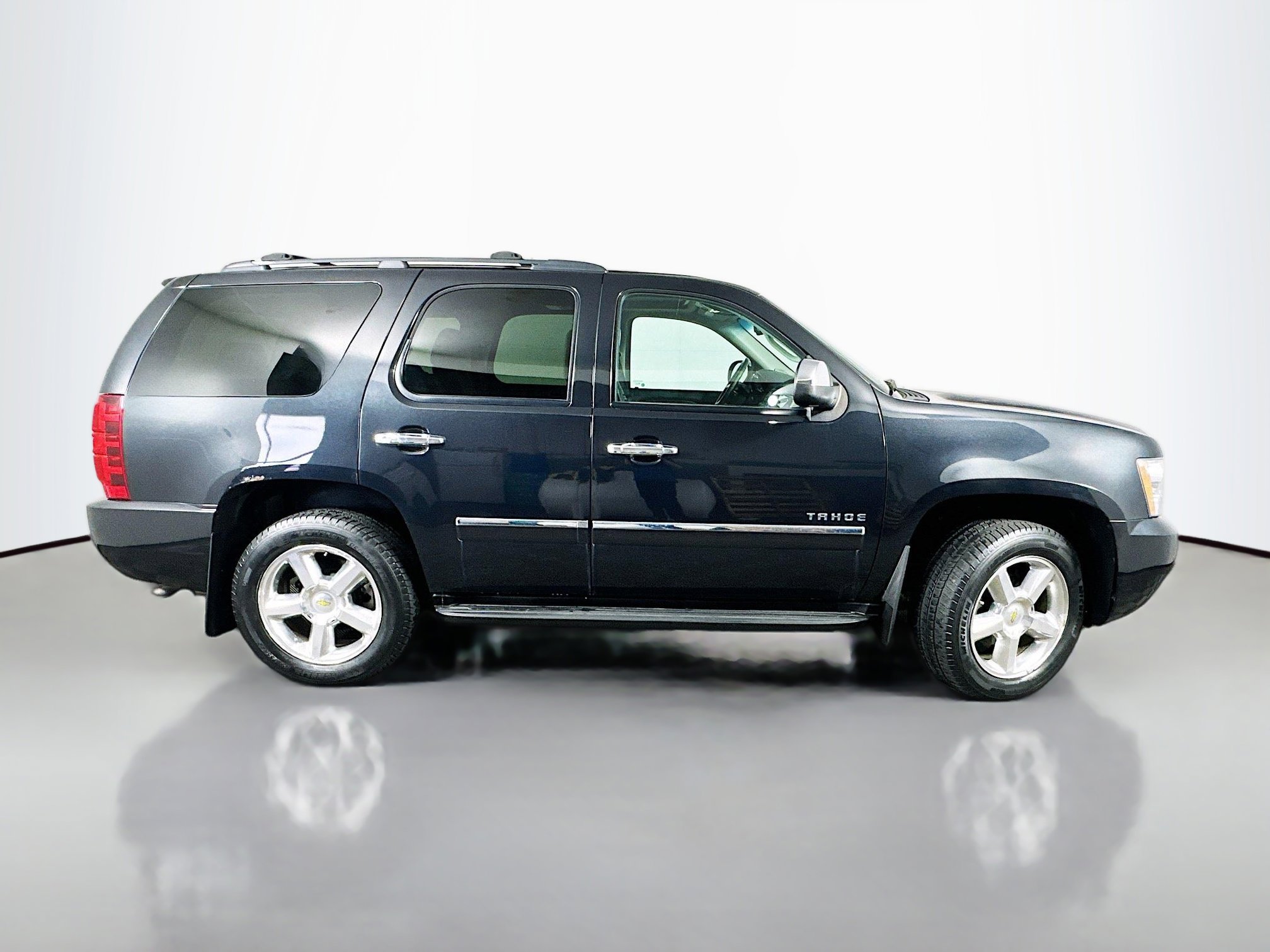 Used 2013 Chevrolet Tahoe LTZ image 8