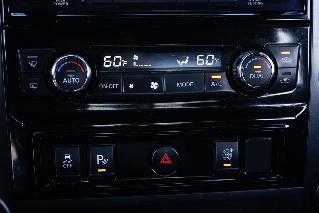 Used 2021 Nissan Titan PRO-4X w/ Pro-4x Utility Package AWD/4WD image 31