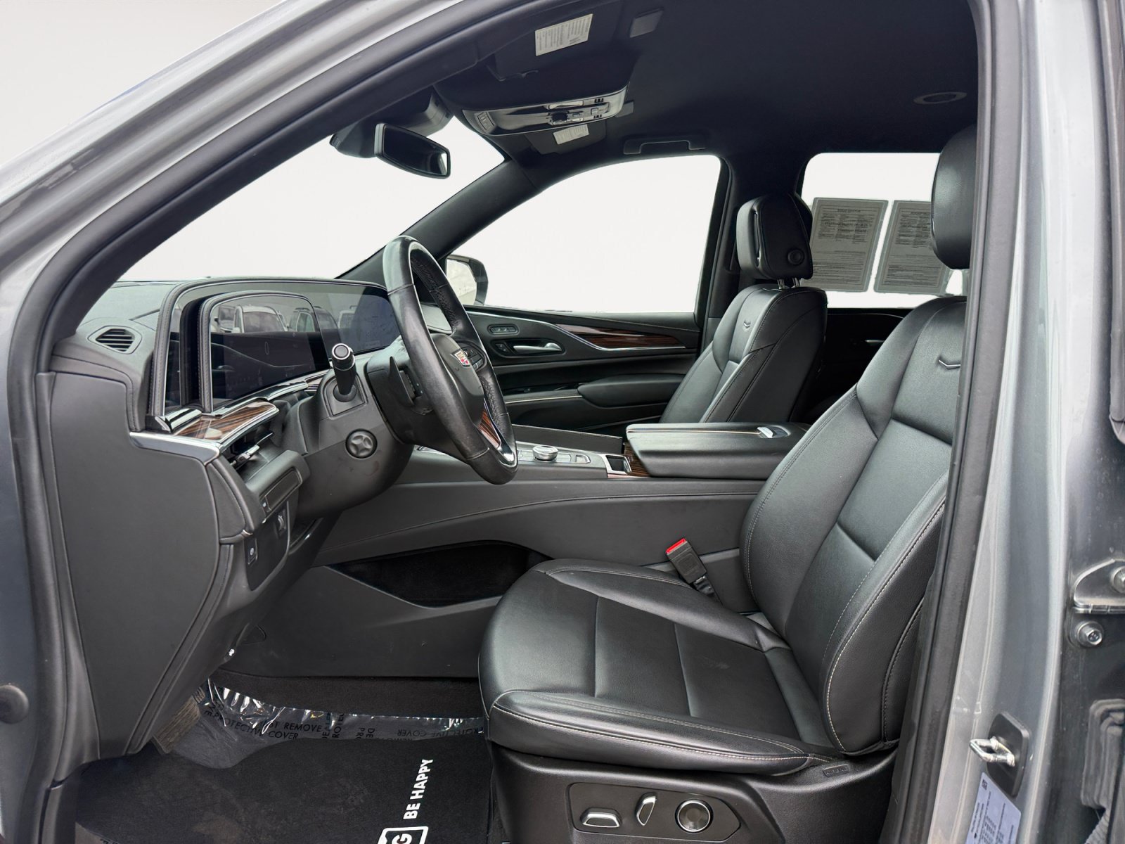 Used 2023 Cadillac Escalade ESV Luxury w/ LPO, Floor Liner Package RWD image 10