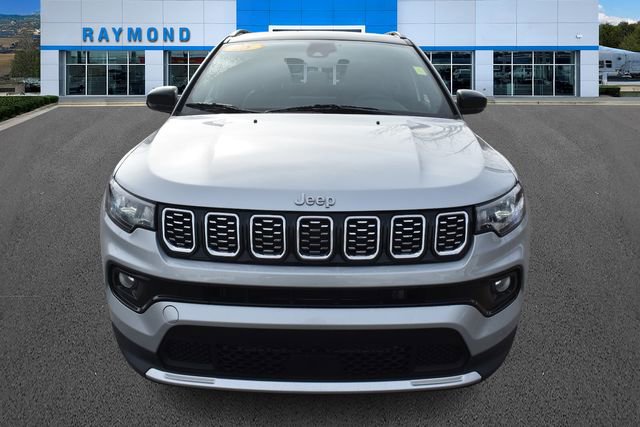 Used 2025 Jeep Compass Limited image 8