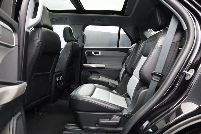 Used 2023 Ford Explorer XLT w/ Equipment Group 202A AWD/4WD image 27