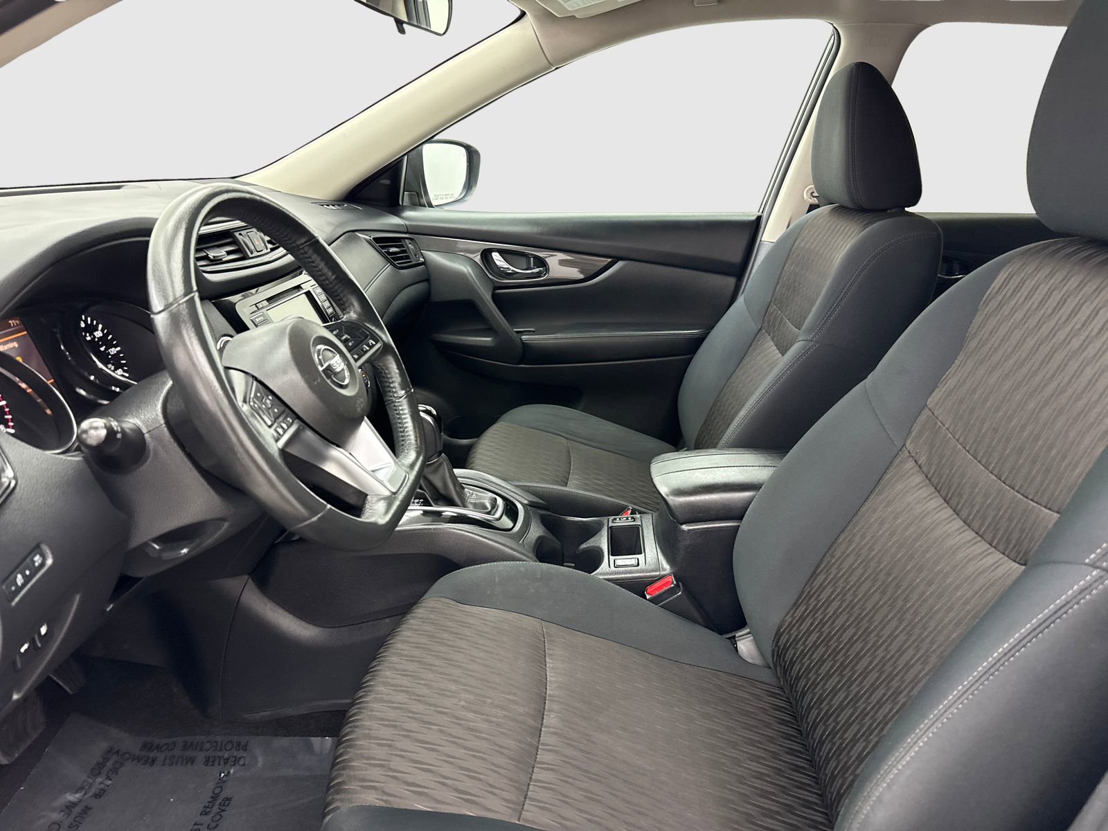 Used 2018 Nissan Rogue SV image 17