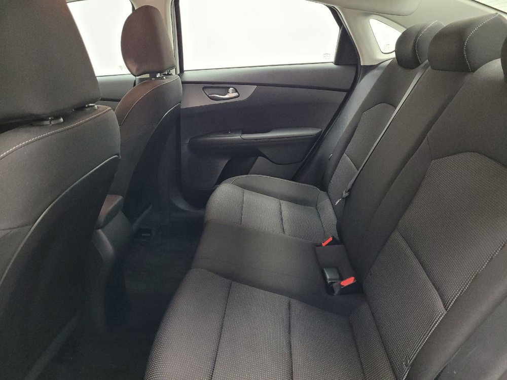 Used 2019 Kia Forte LXS FWD image 18