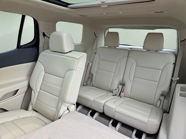 Used 2021 GMC Acadia Denali w/ Denali Technology Package FWD image 13