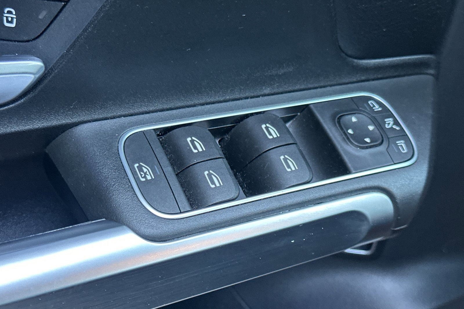 Certified 2023 Mercedes-Benz GLB 250 image 14