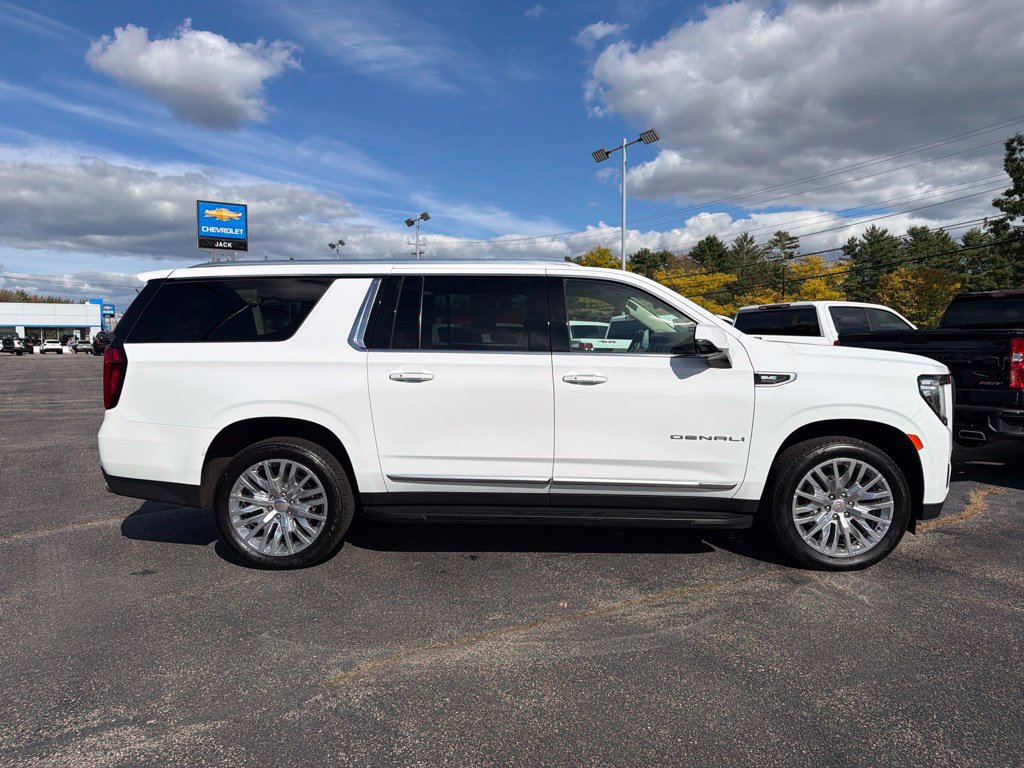 Used 2023 GMC Yukon XL Denali w/ Max Trailering Package AWD/4WD image 9