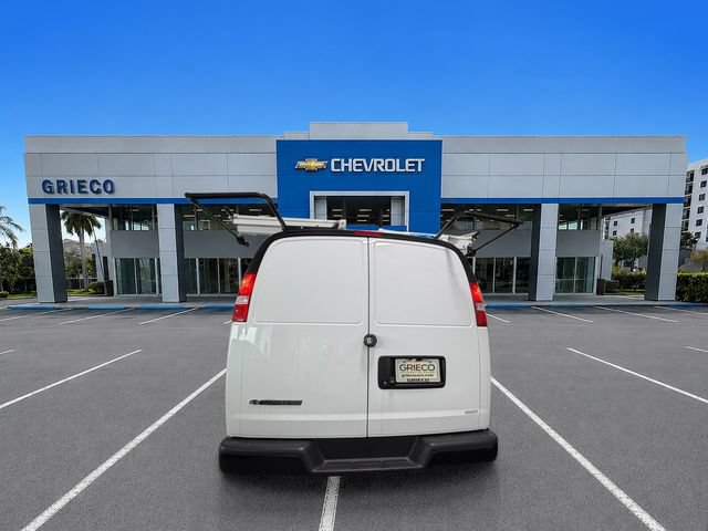 Used 2025 Chevrolet Express 2500 w/ Driver Convenience Package RWD image 5