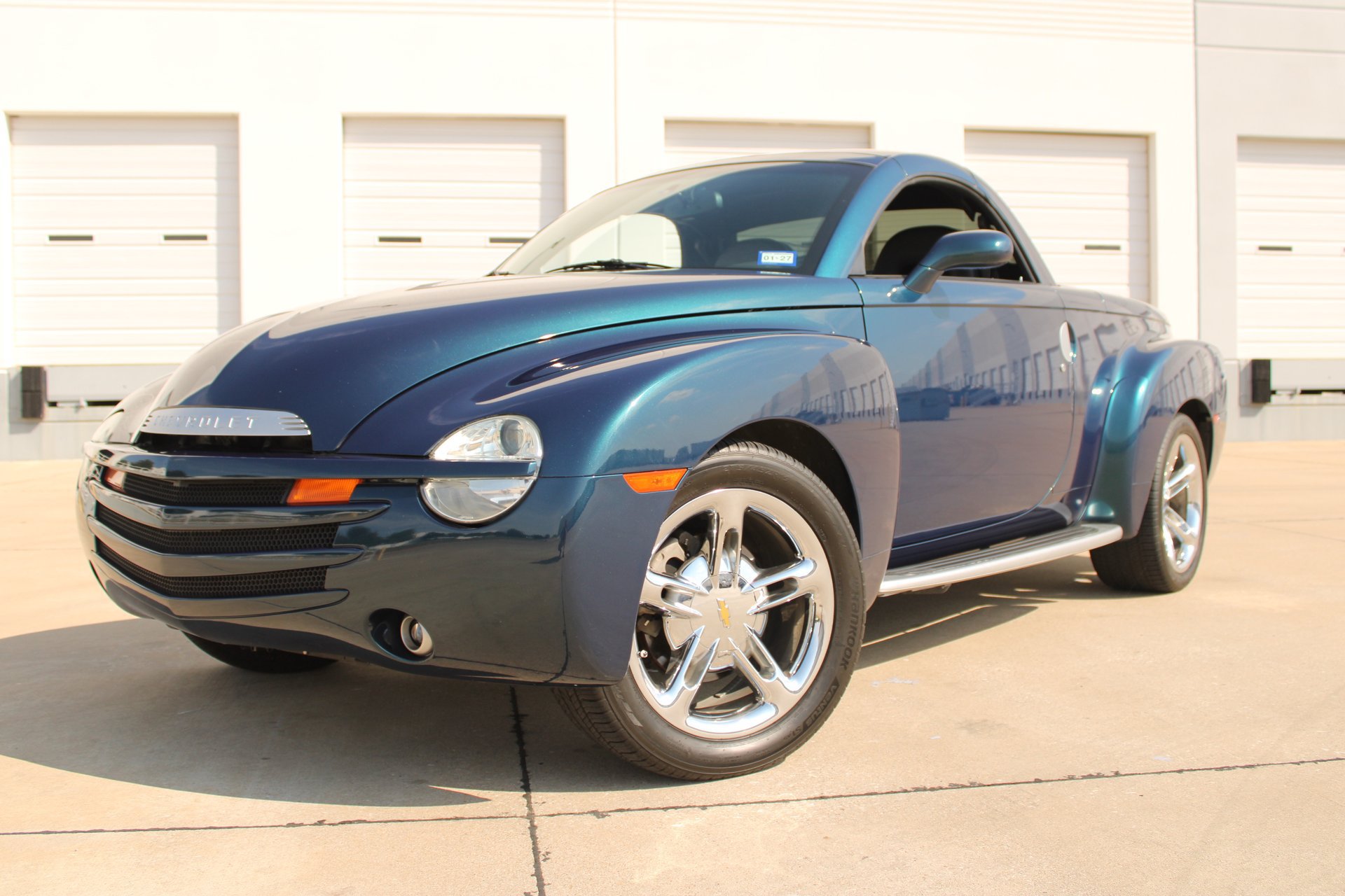Used 2005 Chevrolet SSR w/ Preferred Equipment Group RWD image 3