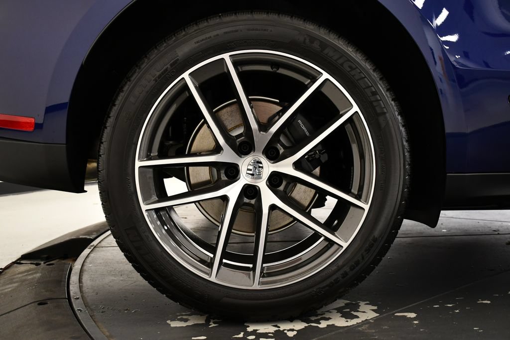 Certified 2026 Porsche Macan Turbo AWD/4WD image 18
