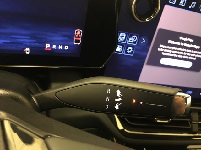 Used 2024 Chevrolet Equinox EV RS image 29