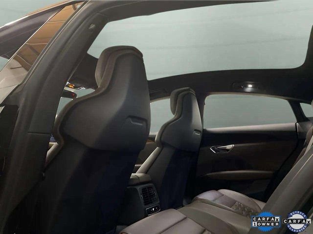 Used 2022 Audi e-tron GT Premium Plus image 26