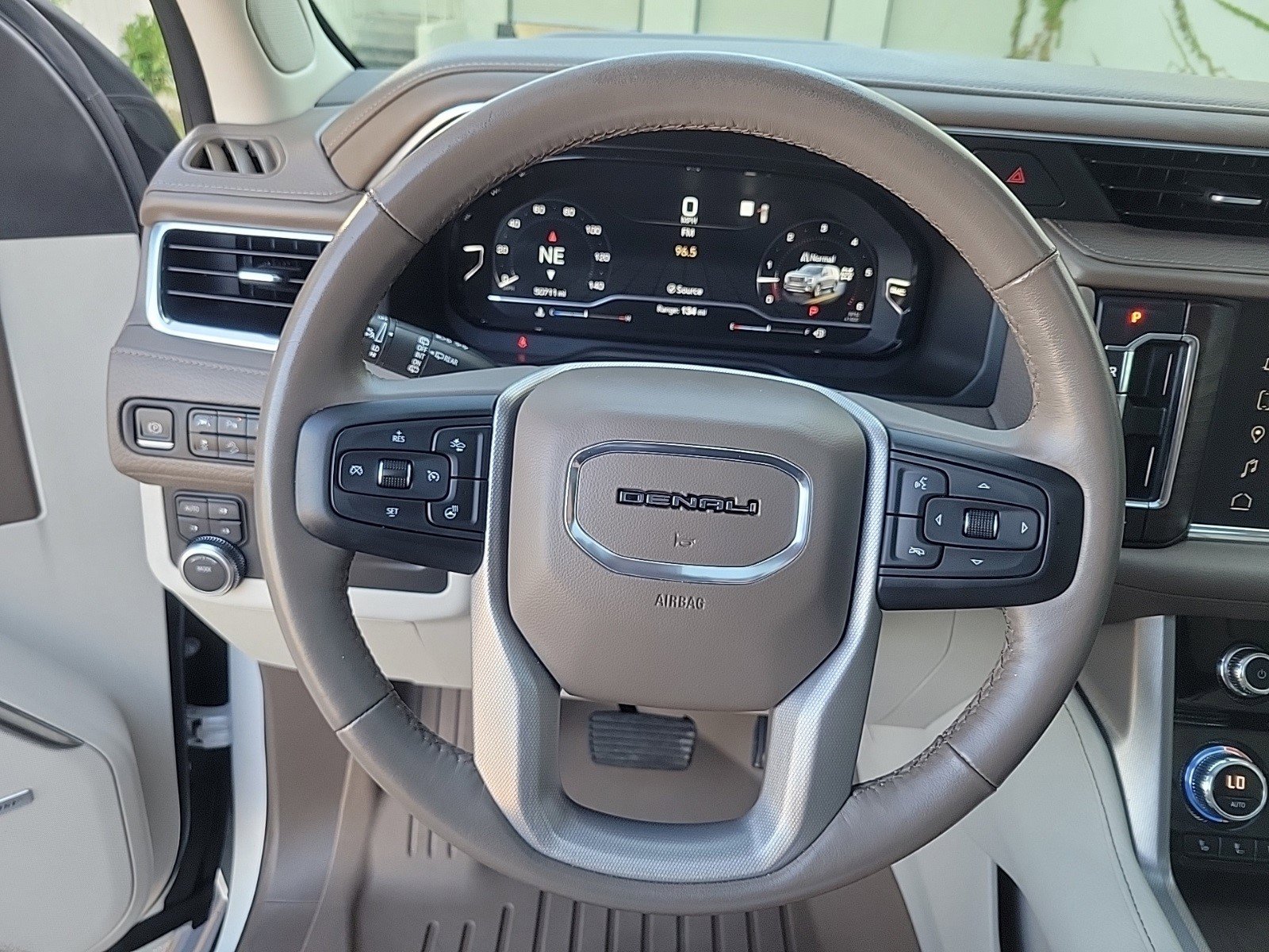 Certified 2022 GMC Yukon Denali image 18