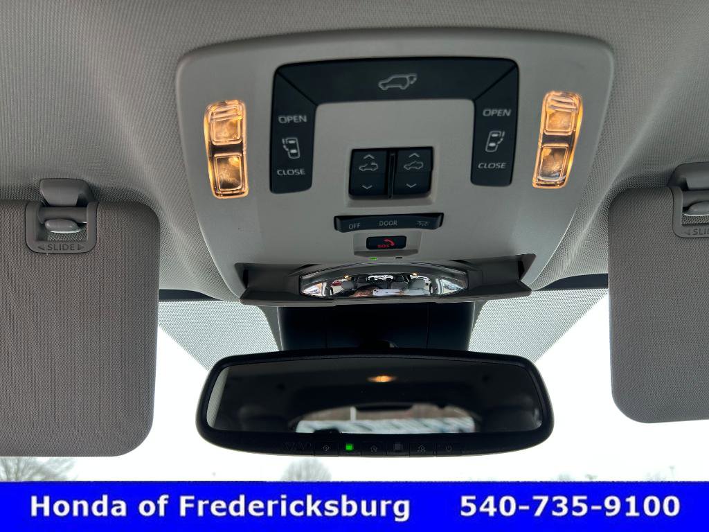 Used 2024 Toyota Sienna XLE image 27