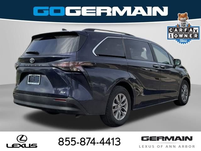 Used 2025 Toyota Sienna XLE FWD image 9