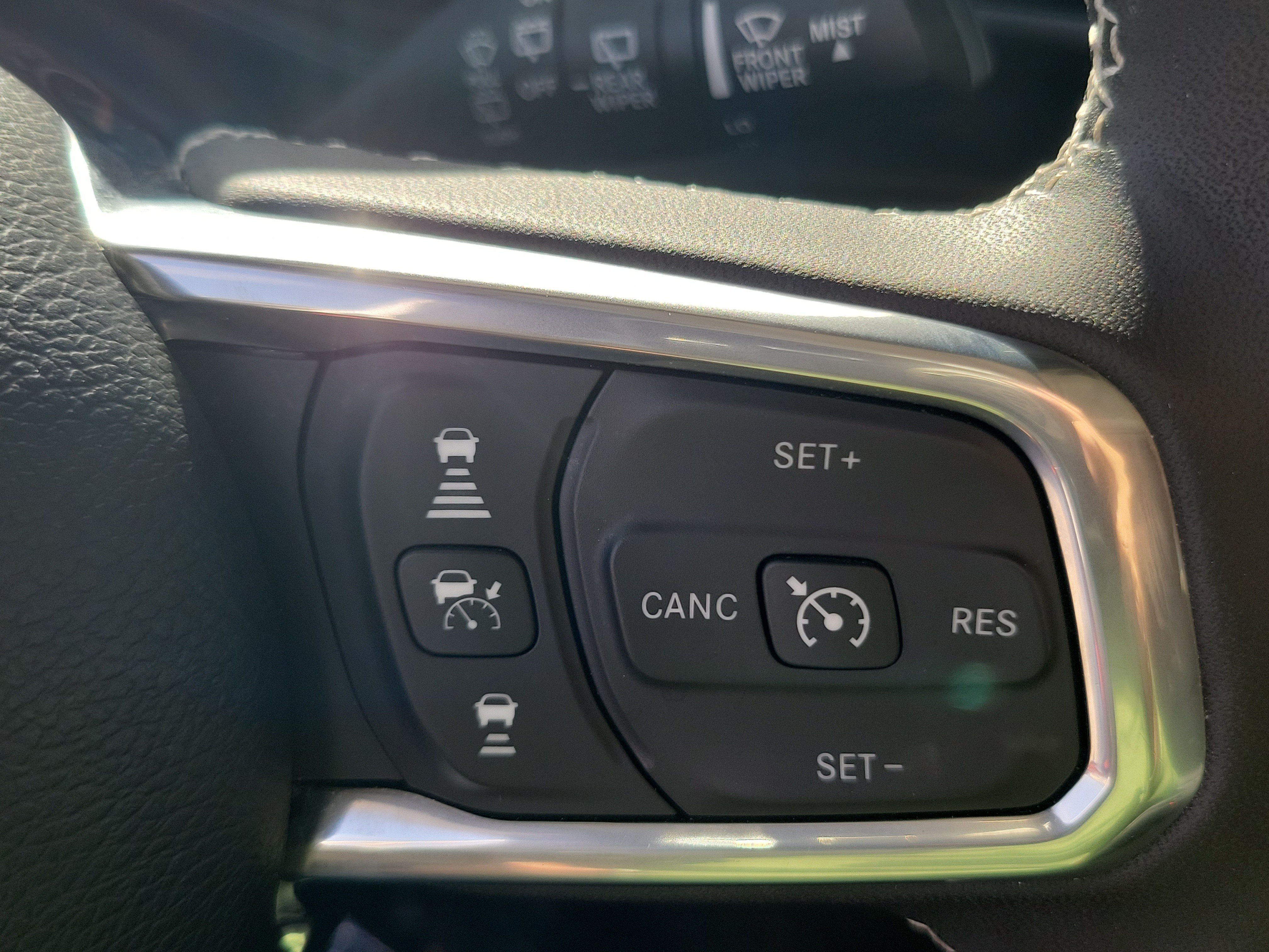Used 2025 Jeep Wrangler Unlimited Sahara AWD/4WD image 20