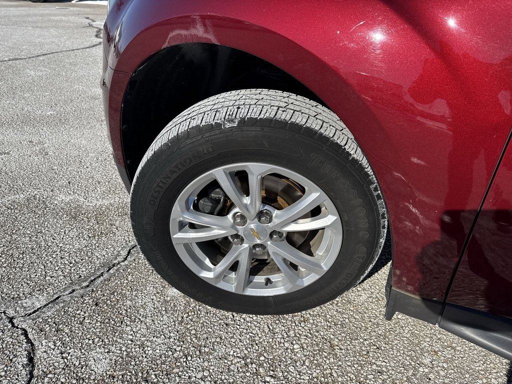 Used 2017 Chevrolet Equinox LT w/ Convenience Package image 2