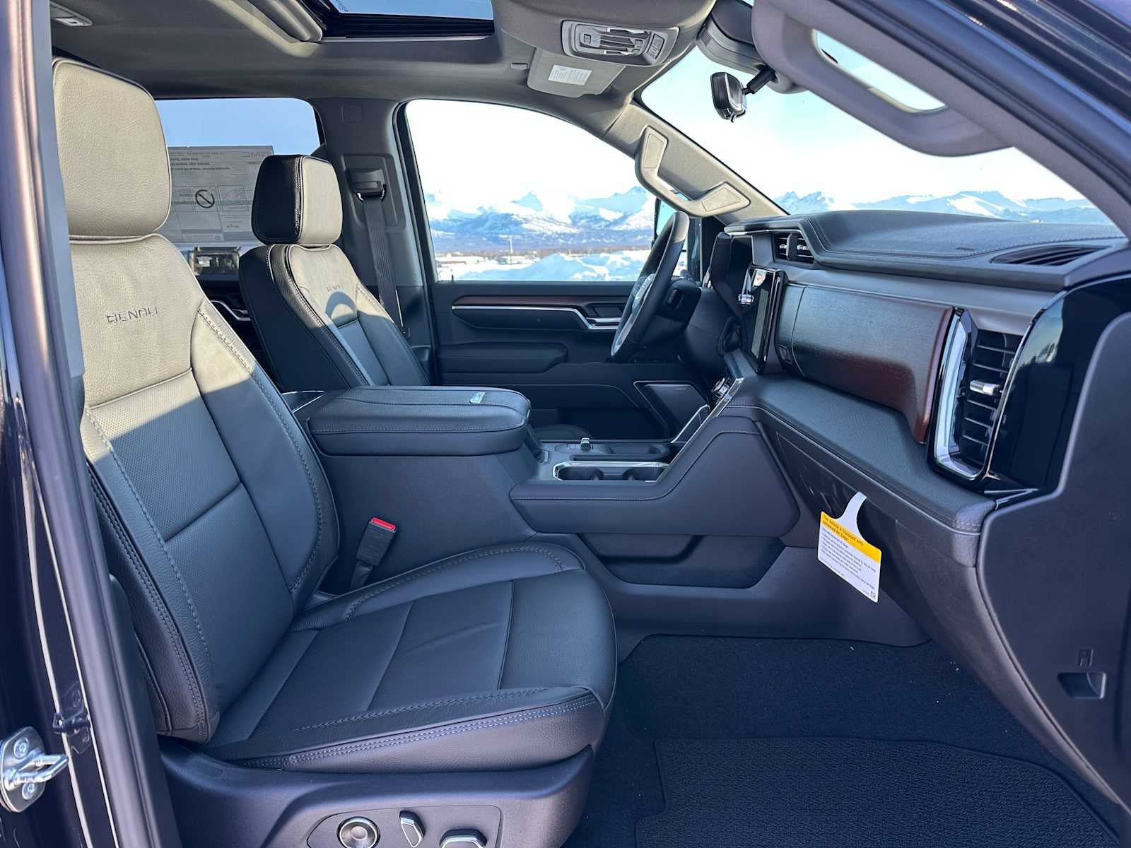 New 2026 GMC Sierra 2500 Denali w/ Denali Reserve Package image 10