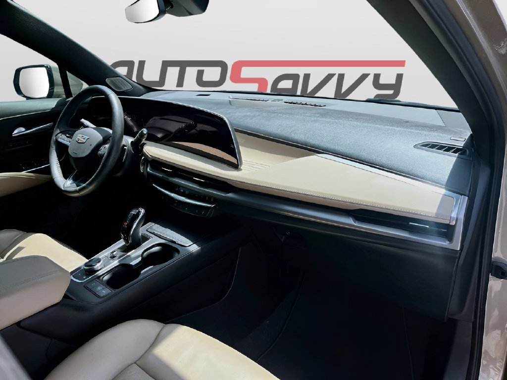 Used 2025 Cadillac XT4 Premium Luxury FWD image 30