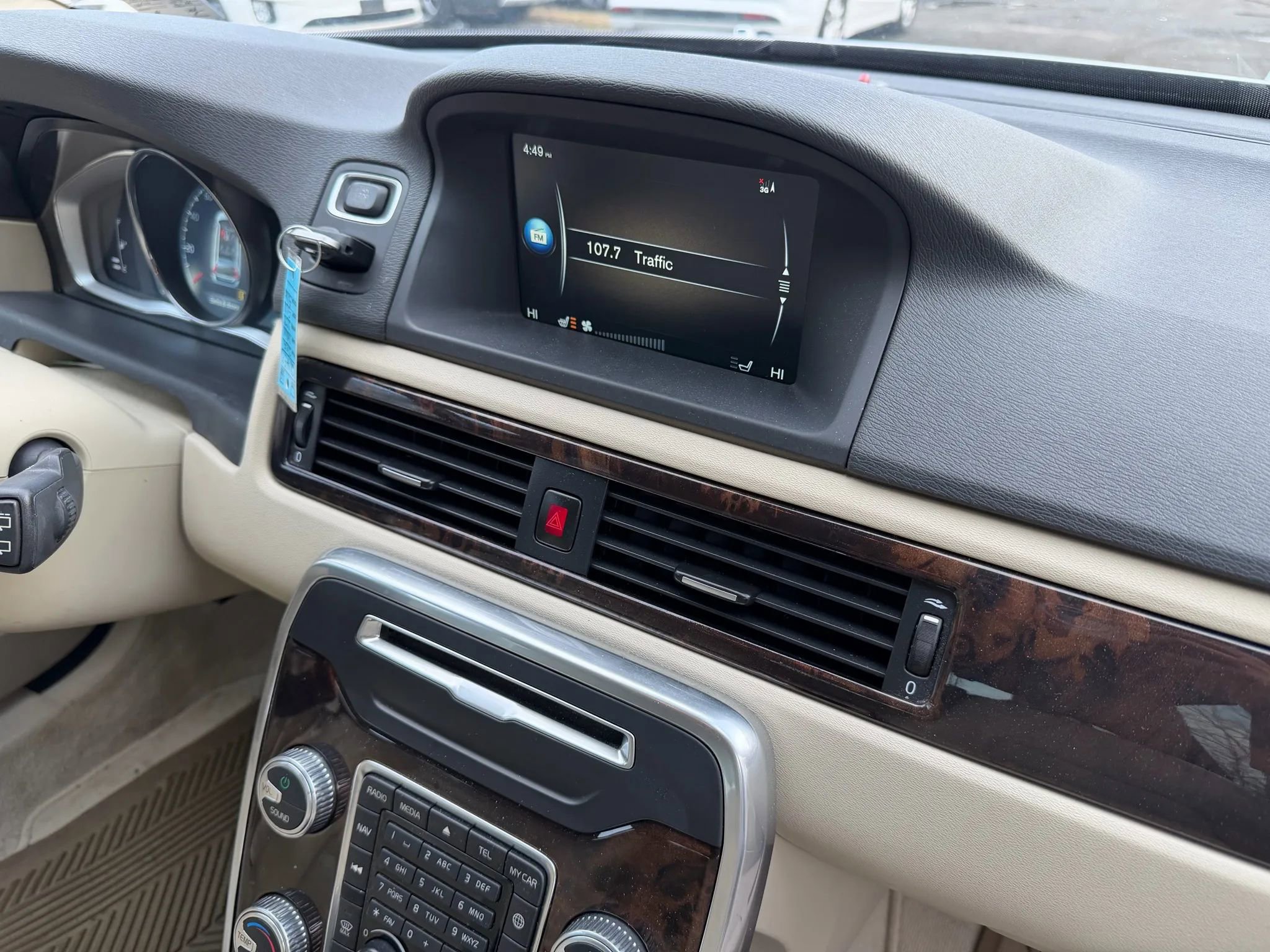 Used 2015 Volvo XC70 T5 Premier FWD image 16