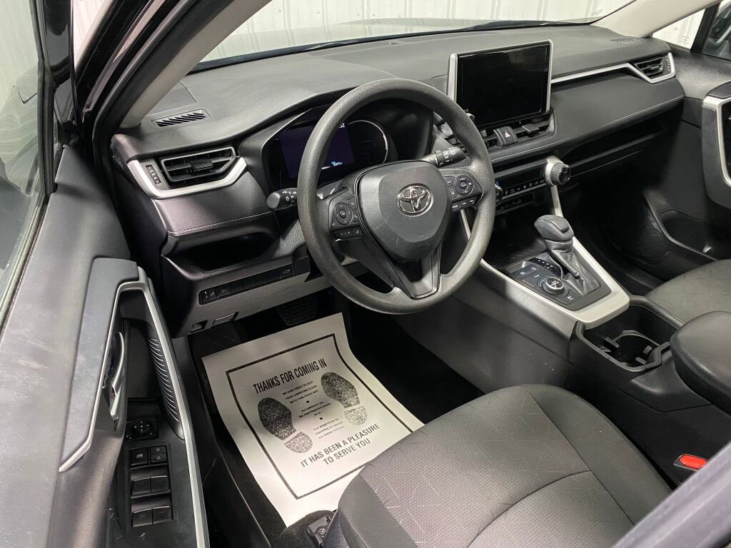 Used 2023 Toyota RAV4 XLE image 2