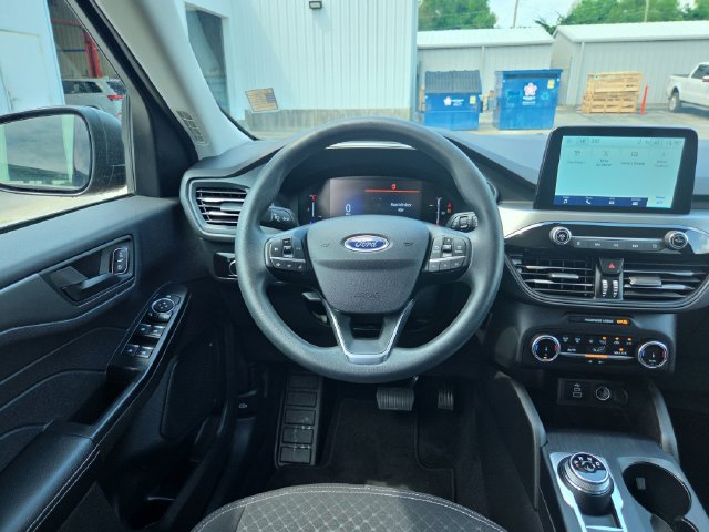 Used 2025 Ford Escape Active AWD/4WD image 13