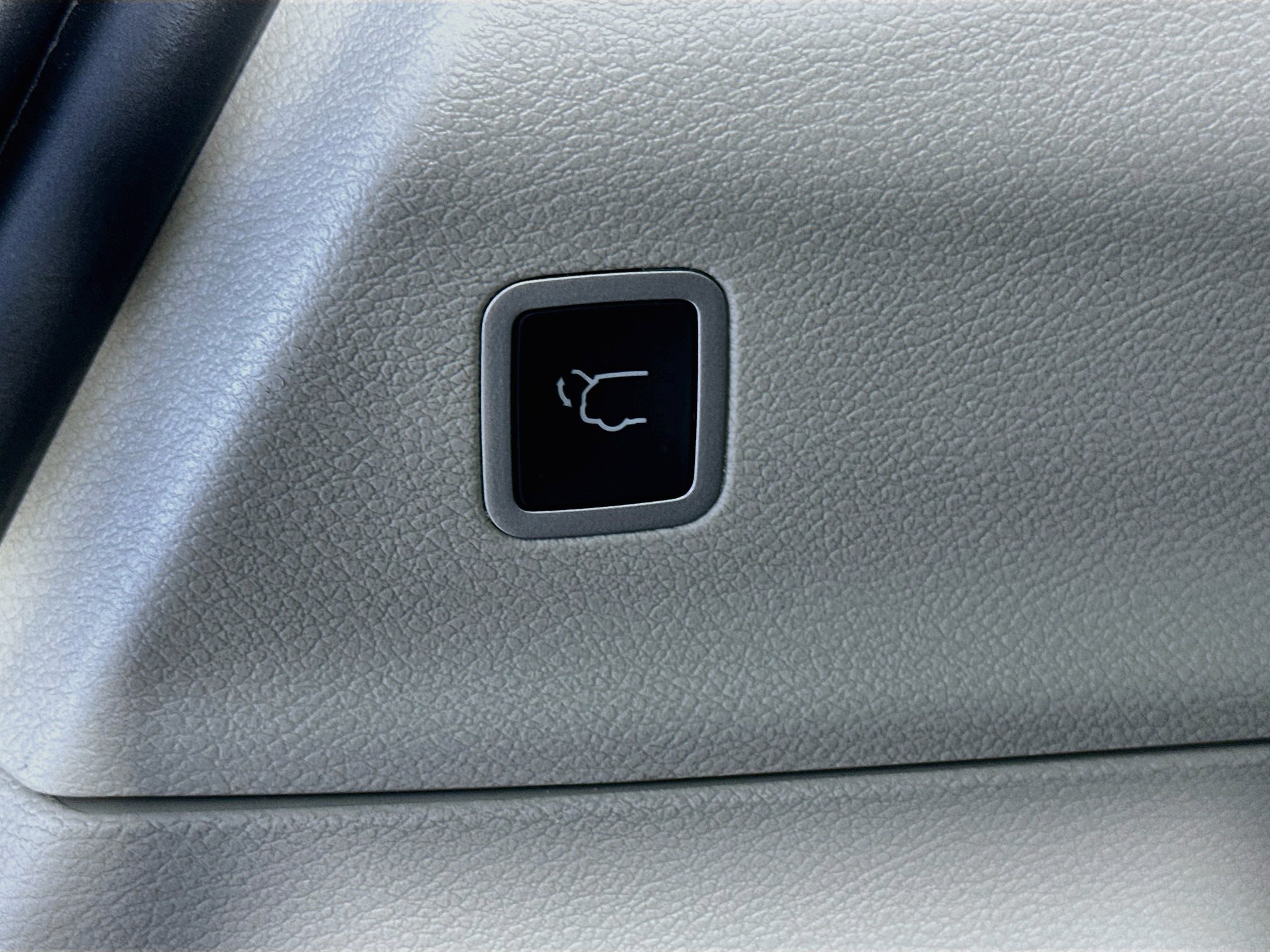 Used 2024 Chrysler Pacifica Touring-L FWD image 32