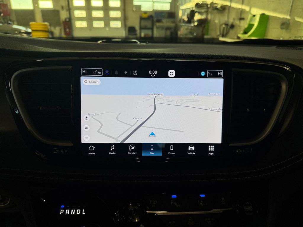 Used 2025 Chrysler Pacifica Select w/ Uconnect Theater Family Group image 19