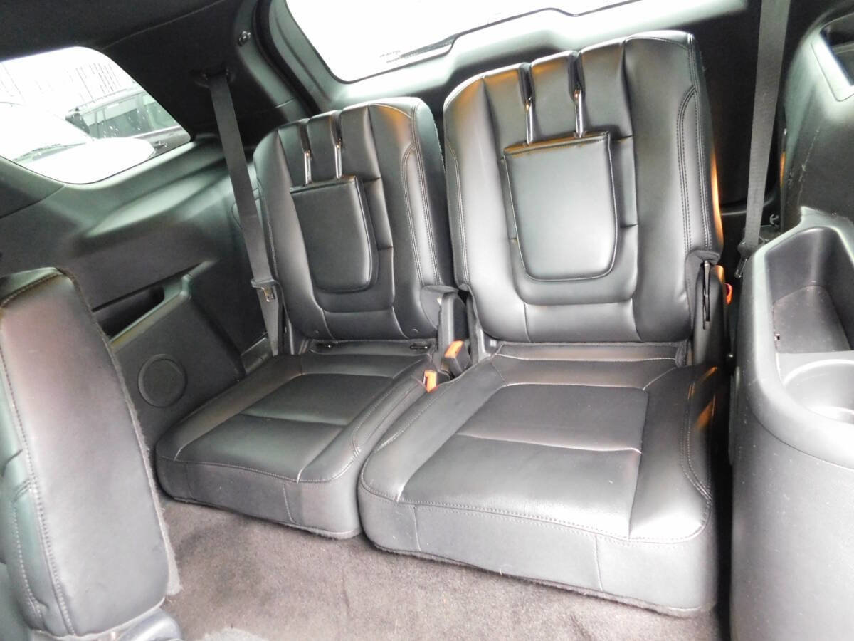 Used 2016 Ford Explorer XLT w/ Equipment Group 202A AWD/4WD image 7