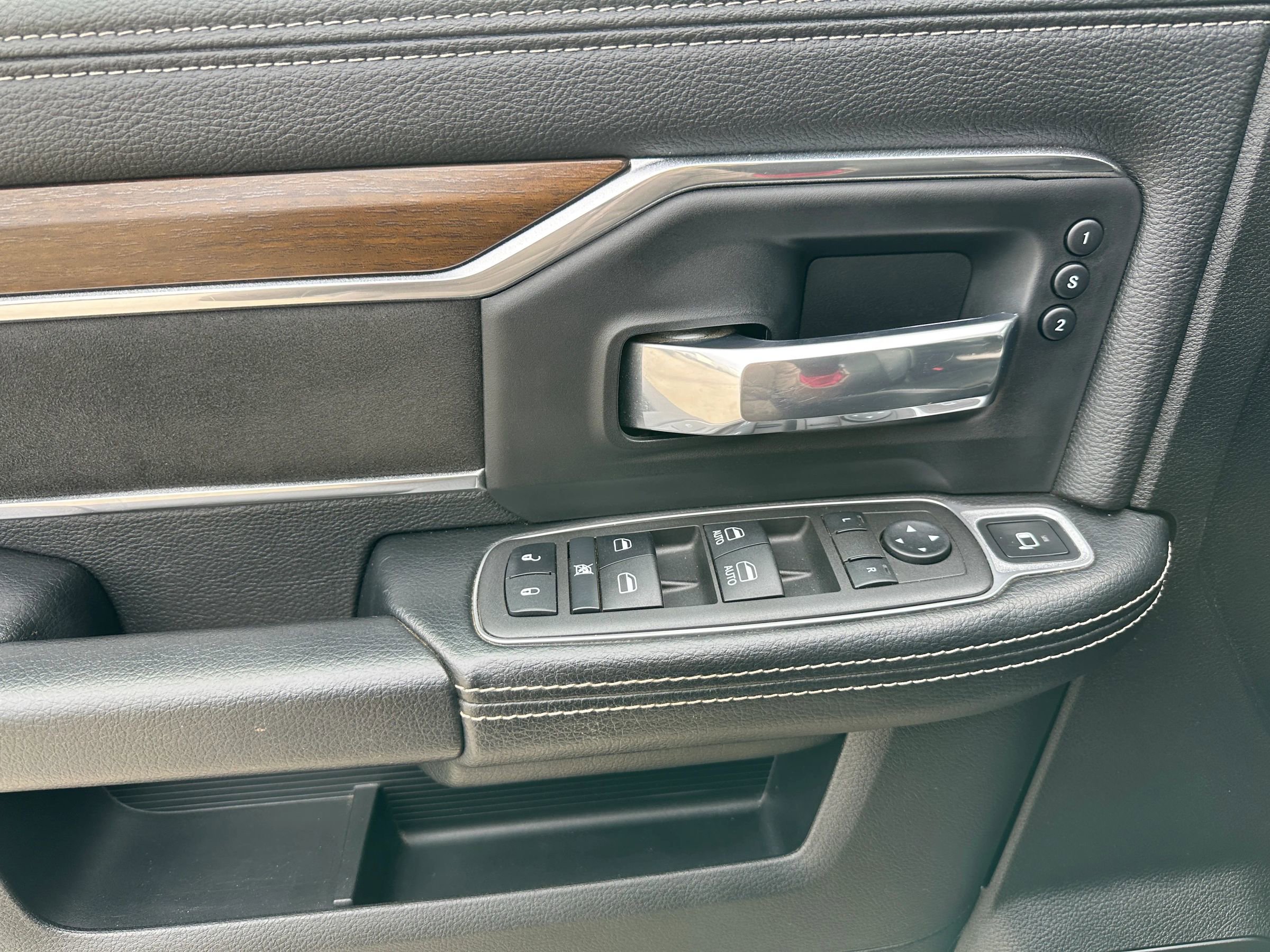 Used 2022 RAM 4500 Laramie image 15