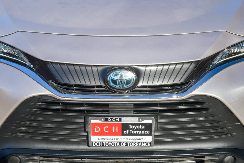 Used 2021 Toyota Venza LE AWD/4WD image 5