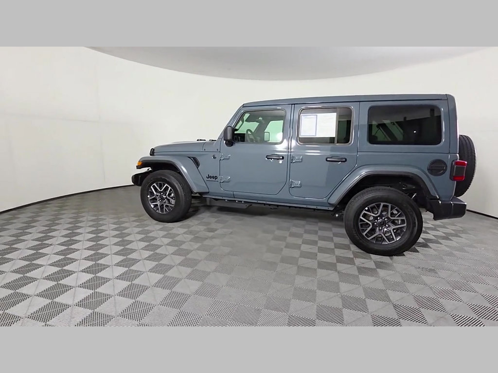 Used 2026 Jeep Wrangler Unlimited Sahara AWD/4WD image 44