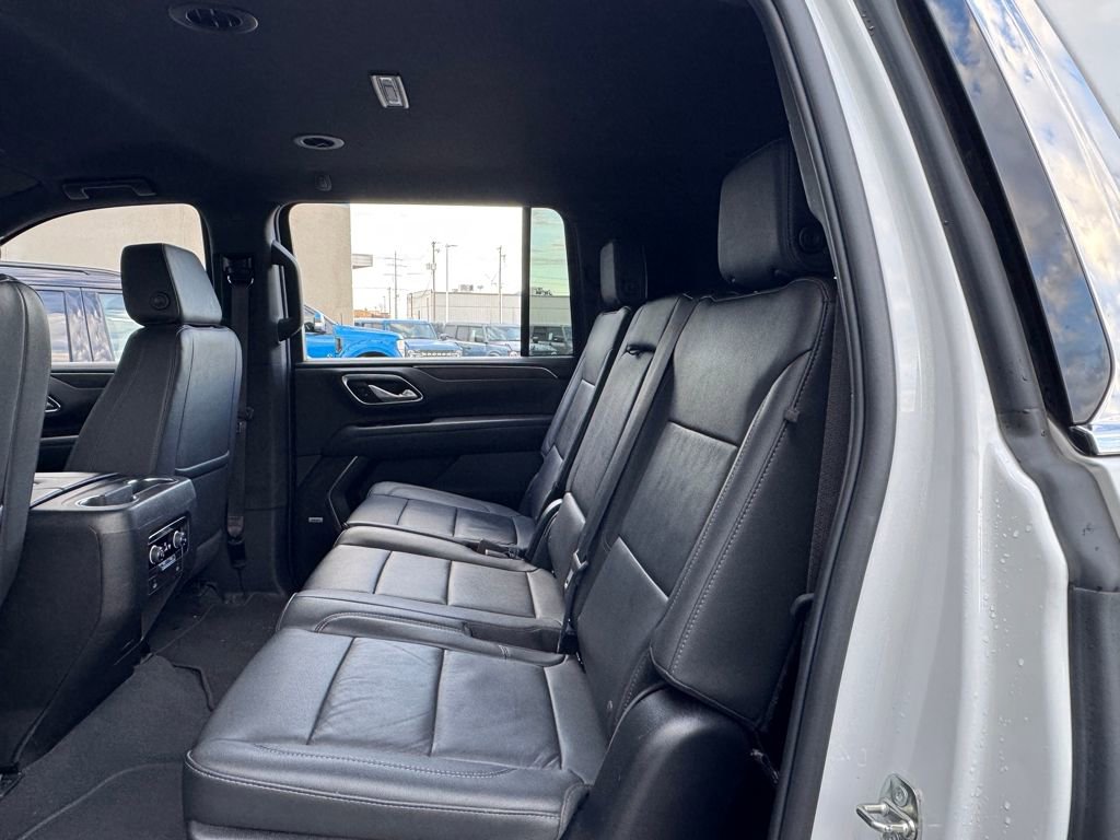 Used 2024 Chevrolet Suburban LT image 29