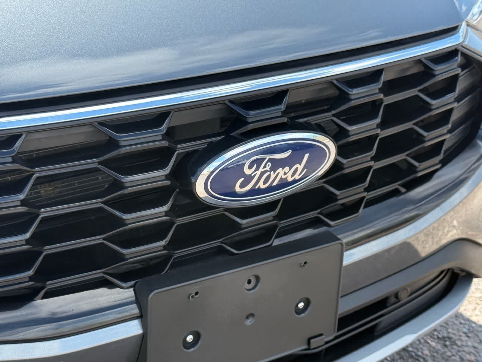 Used 2025 Ford Escape ST-Line Select AWD/4WD image 29