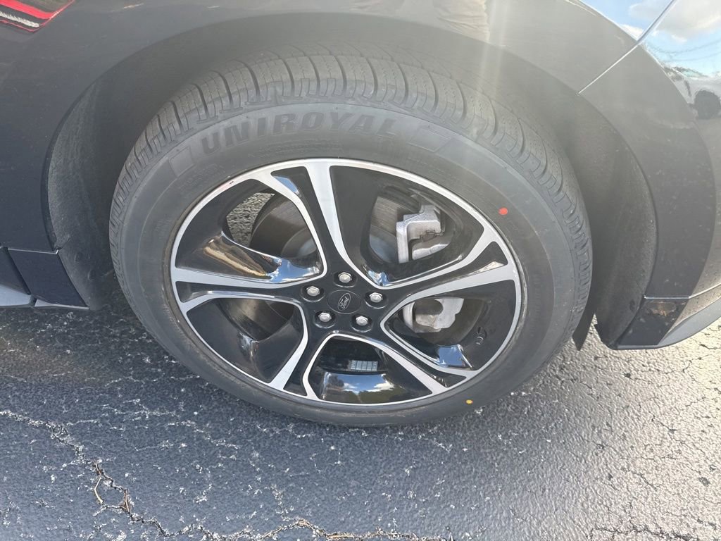 Used 2022 Ford Edge ST image 39