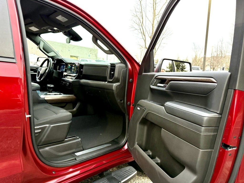 Used 2024 Chevrolet Silverado 1500 RST image 25