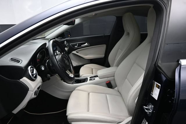 Used 2019 Mercedes-Benz CLA 250 4MATIC image 5