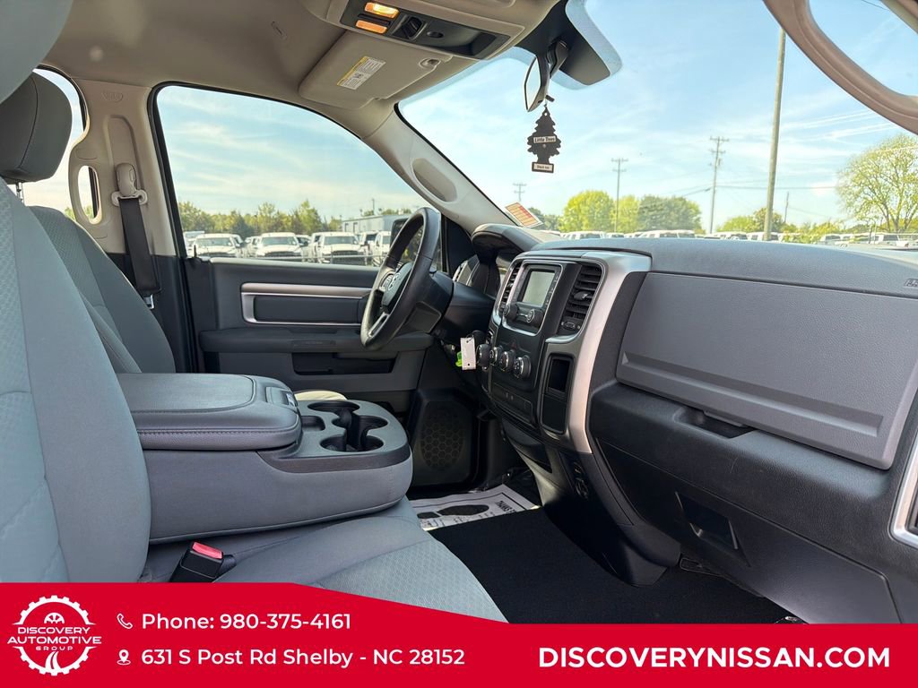 Used 2018 RAM 1500 Classic SLT image 33