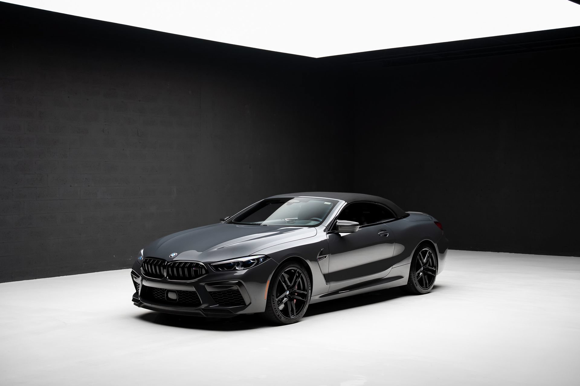 Used 2022 BMW M8 Competition w/ M Carbon Exterior Package AWD/4WD image 4