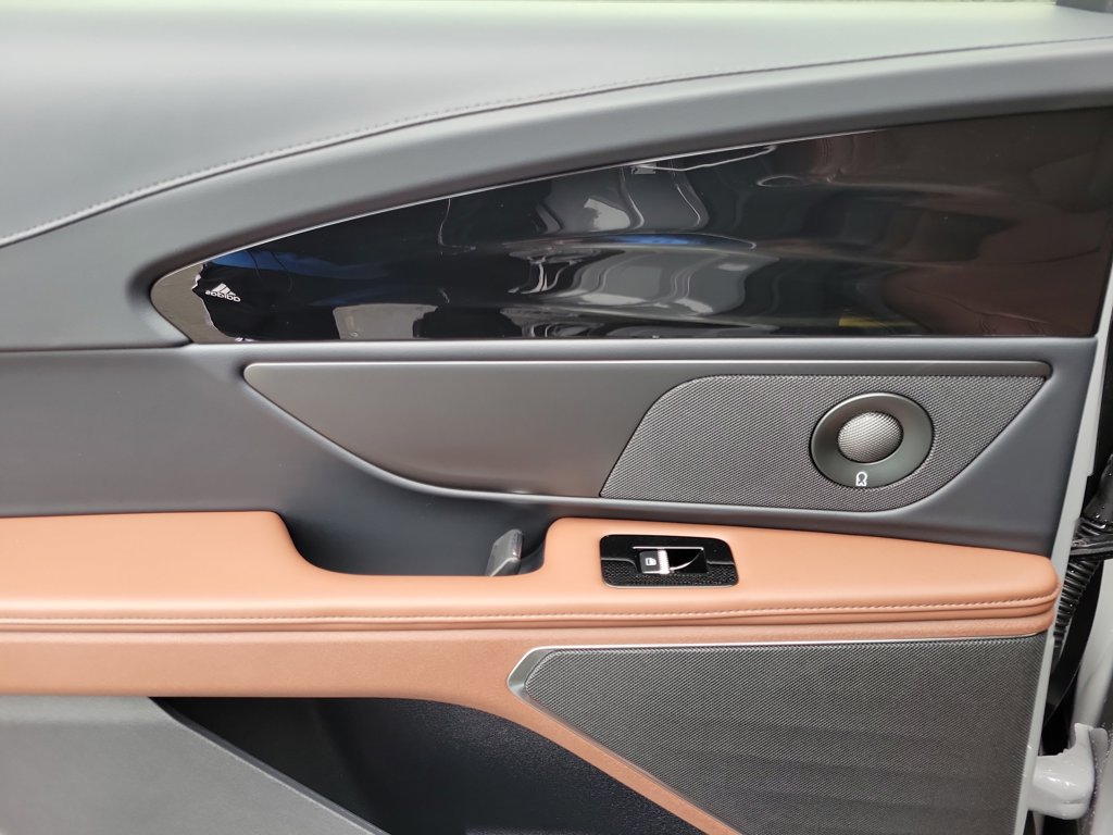 New 2026 Lincoln Nautilus Reserve AWD/4WD image 14