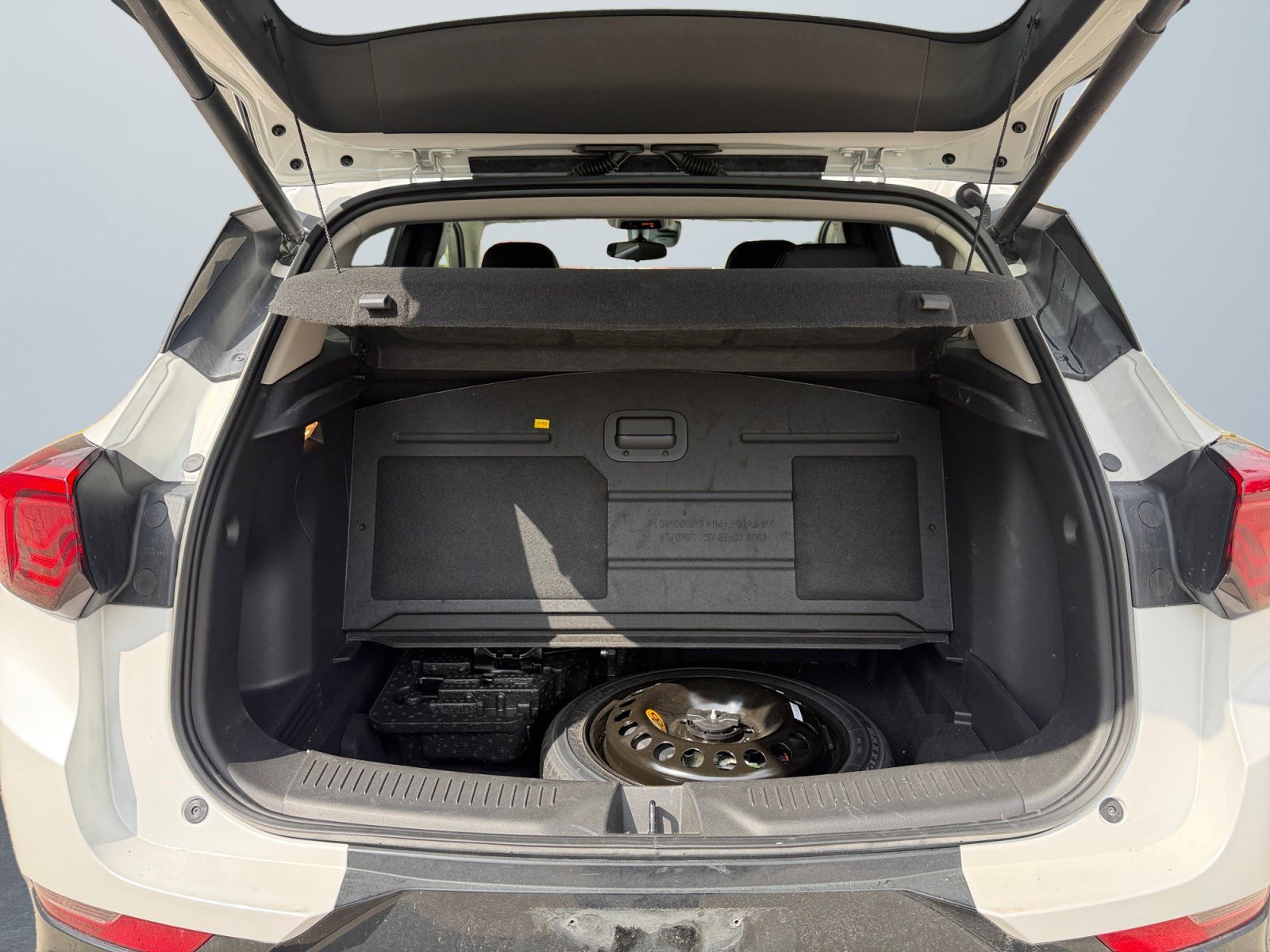 Used 2024 Buick Encore GX Sport Touring w/ Comfort Package AWD/4WD image 16