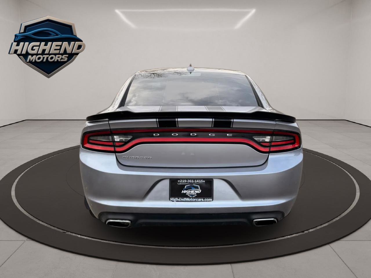 Used 2016 Dodge Charger SXT RWD image 6