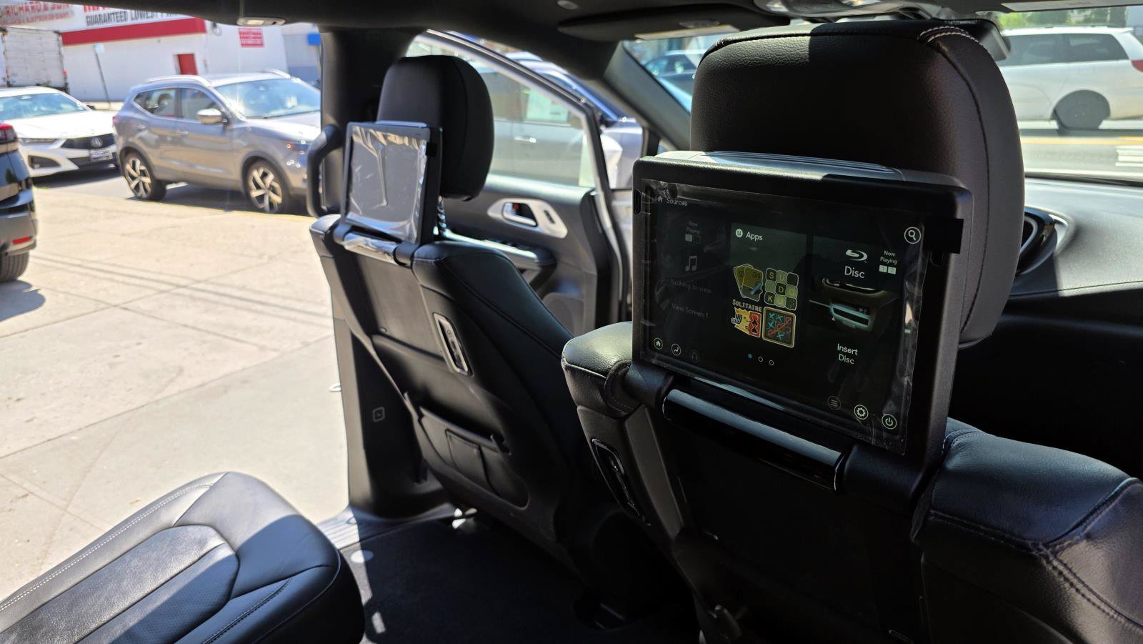 Used 2021 Chrysler Pacifica Touring-L w/ Uconnect Theater Family Group AWD/4WD image 21