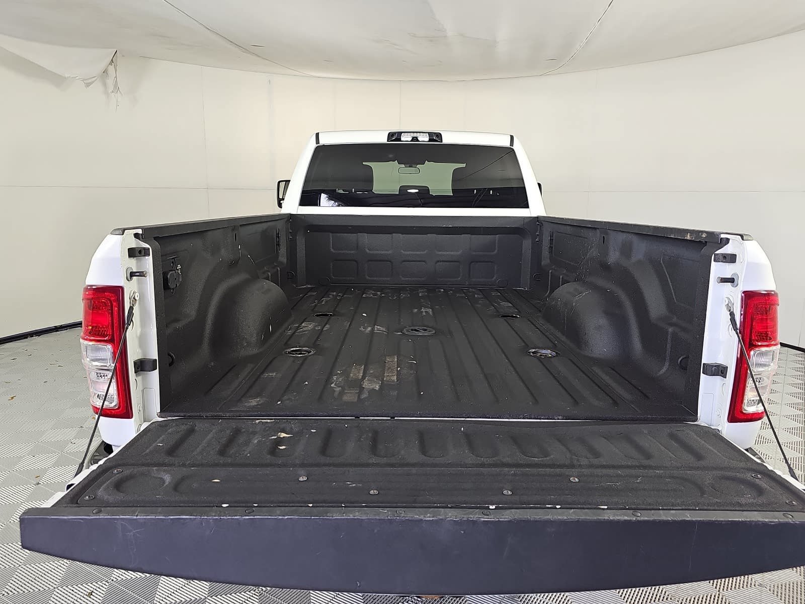 Used 2024 RAM 3500 Tradesman w/ Chrome Appearance Group AWD/4WD image 12